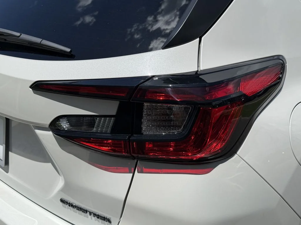 New 2026 CRYSTAL WHITE PEARL Subaru Base image 9