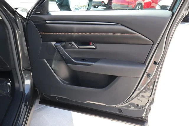 Used 2025 Machine Gray Mazda Premium image 28