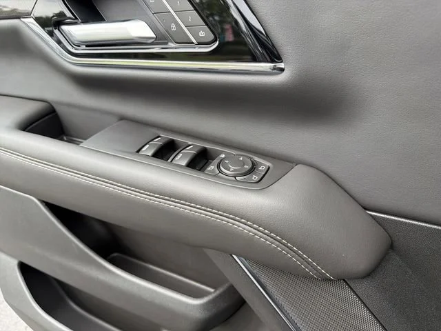 New 2026 Sterling Metallic GMC Elevation image 21