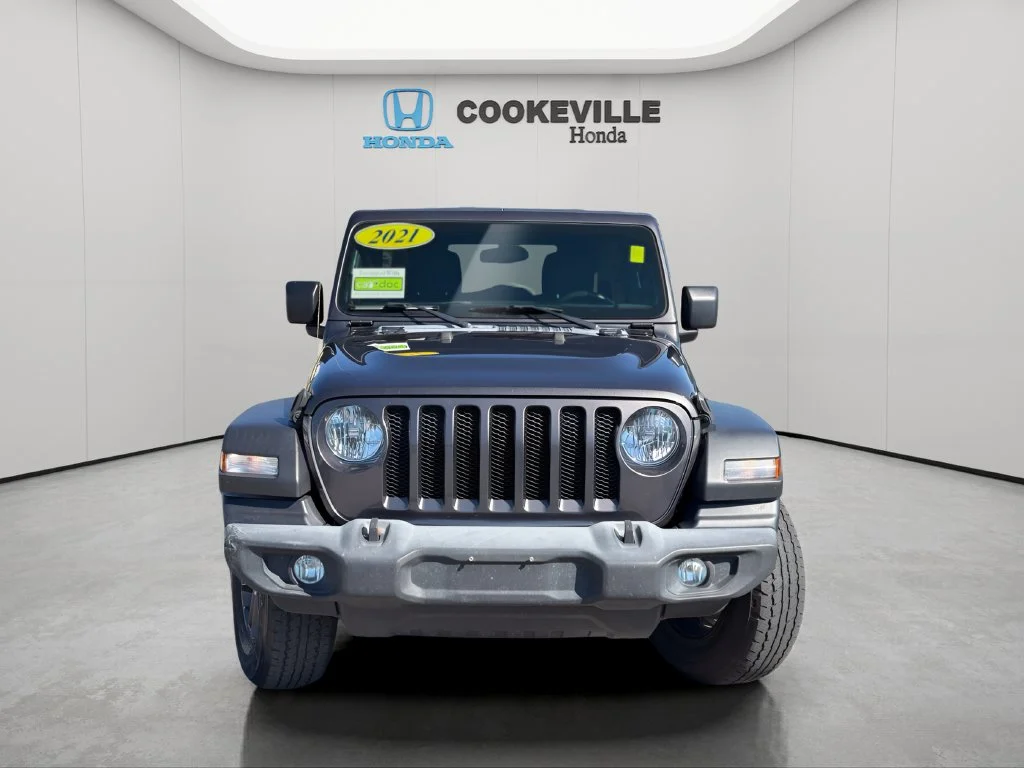 Used 2021 Granite Crystal Metallic Clearcoat Jeep Unlimited Sport image 4