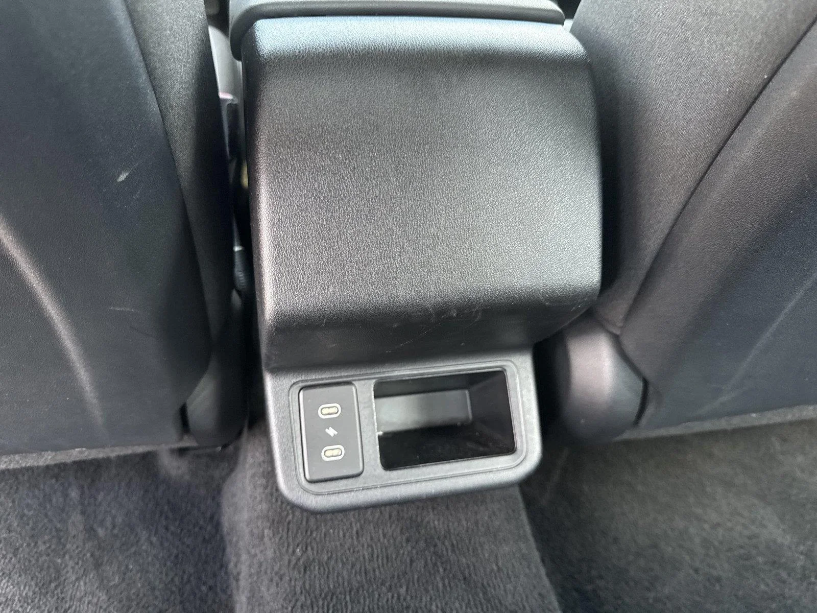 Used 2025 Snow White Pearl Kia LXS image 31