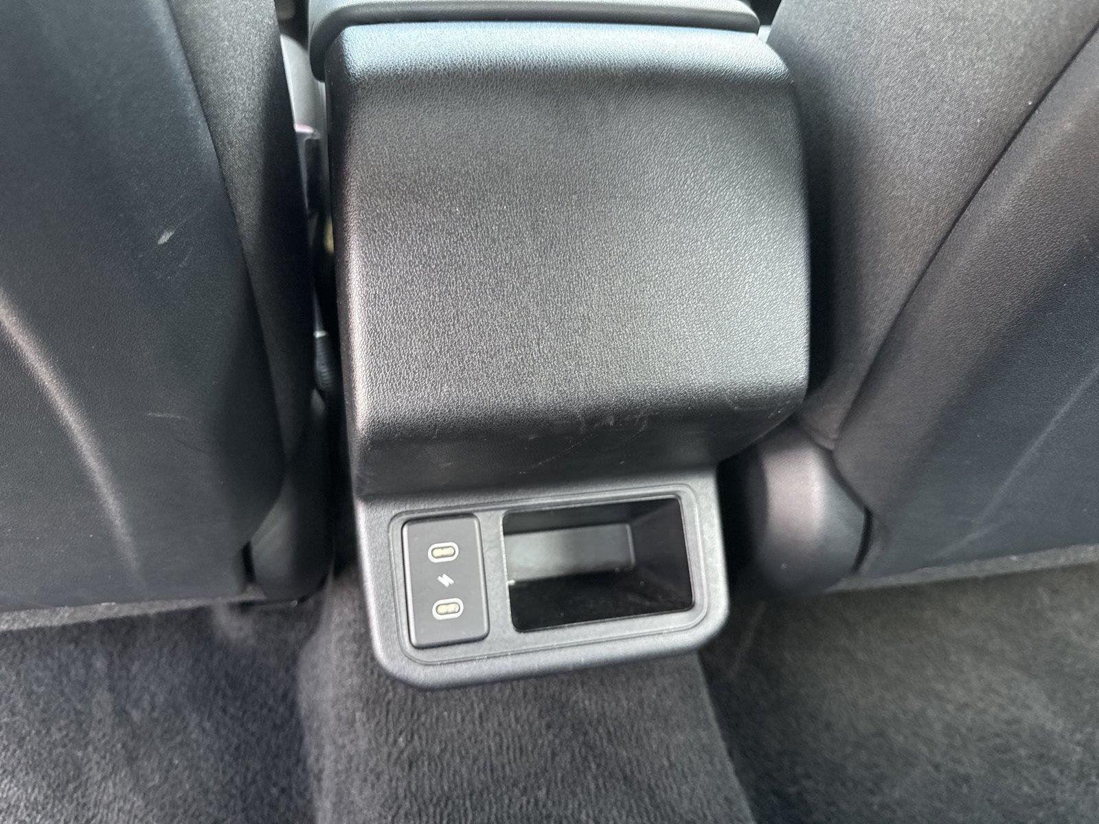 Used 2025 Snow White Pearl Kia LXS image 31