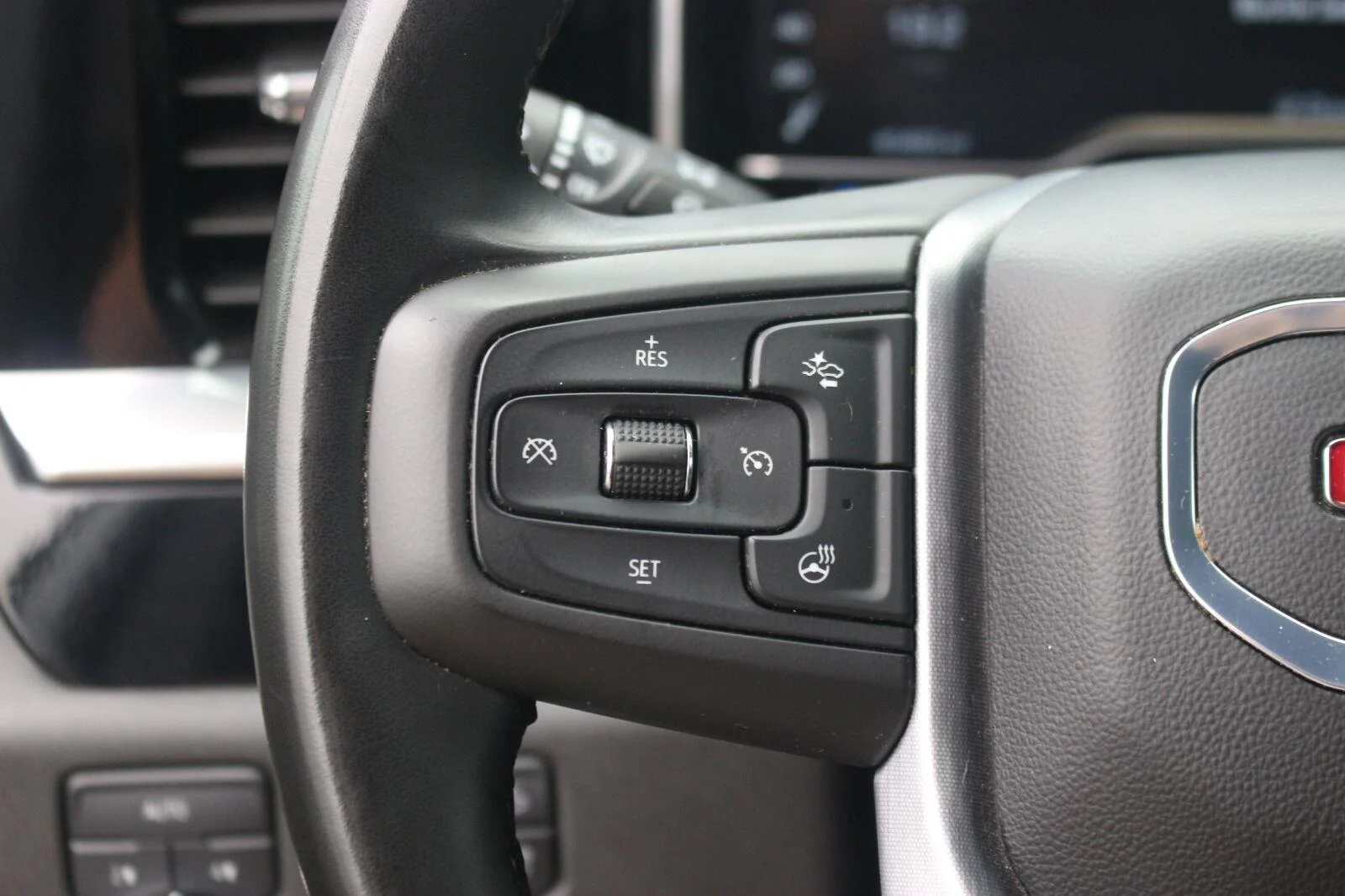 Used 2025 Sterling Metallic GMC SLT image 20