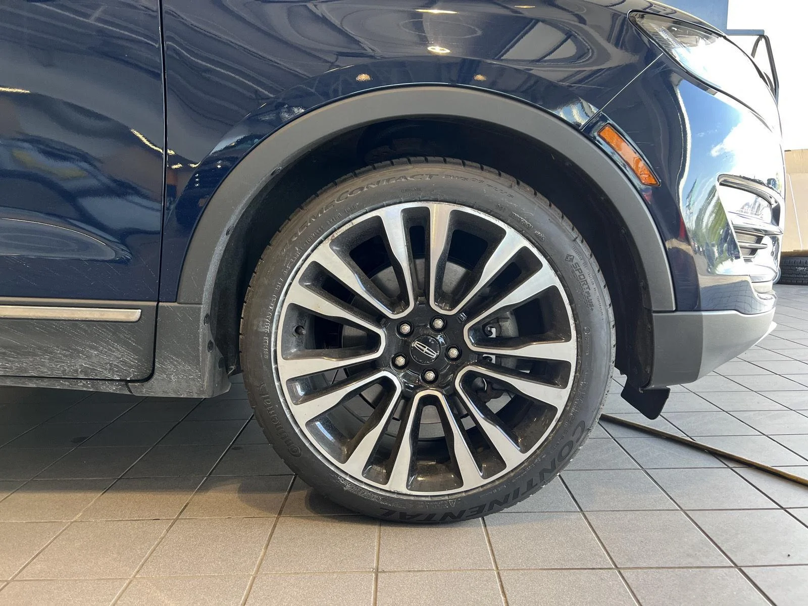 Used 2019  Lincoln Reserve image 9