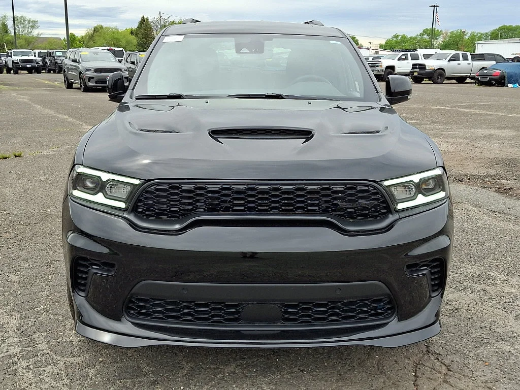 New 2026 Diamond Black Clear-Coat Exterior Paint Dodge GT Plus HEMI V8 image 2