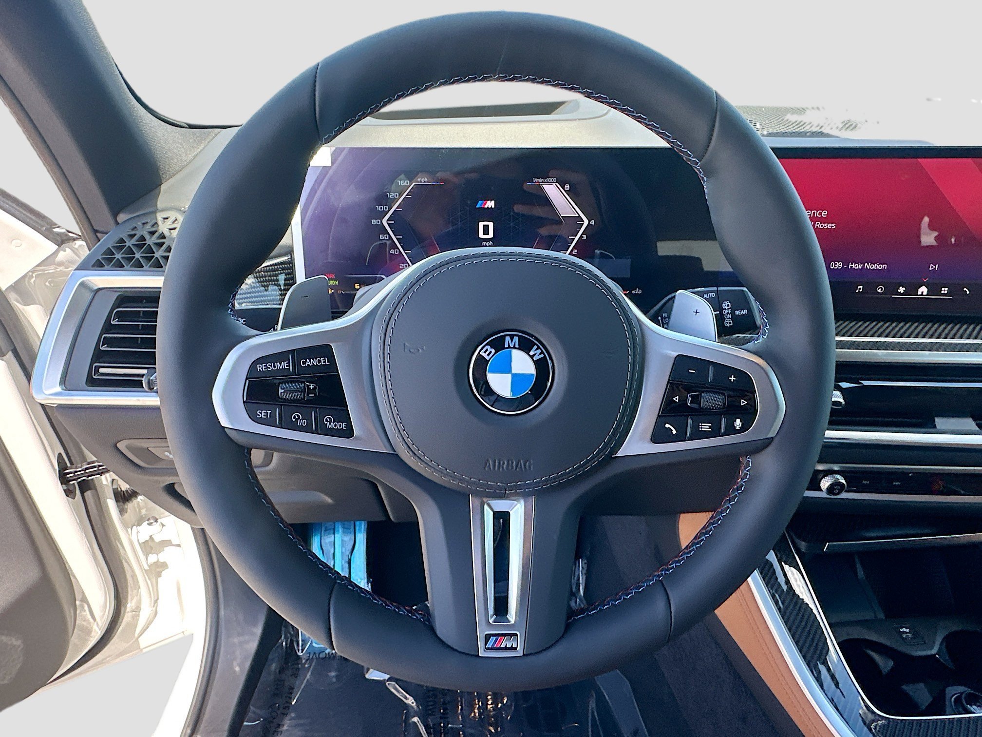 New 2026 Alpine White BMW M60i image 8