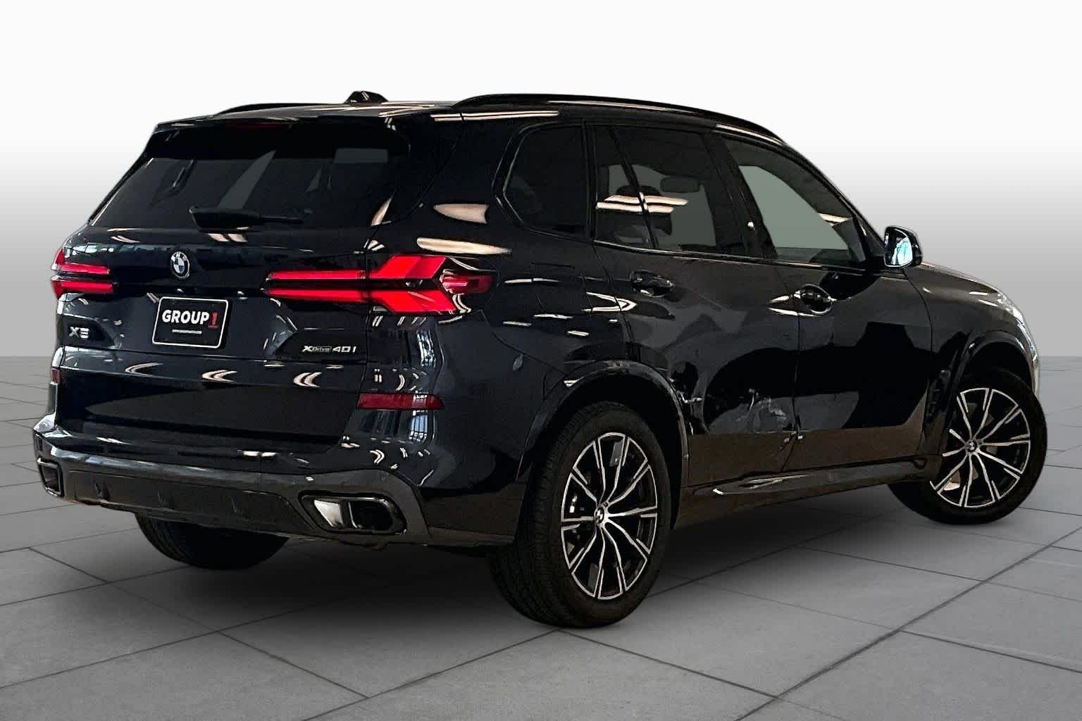 Used 2026 Carbon Black Metallic BMW xDrive40i image 12