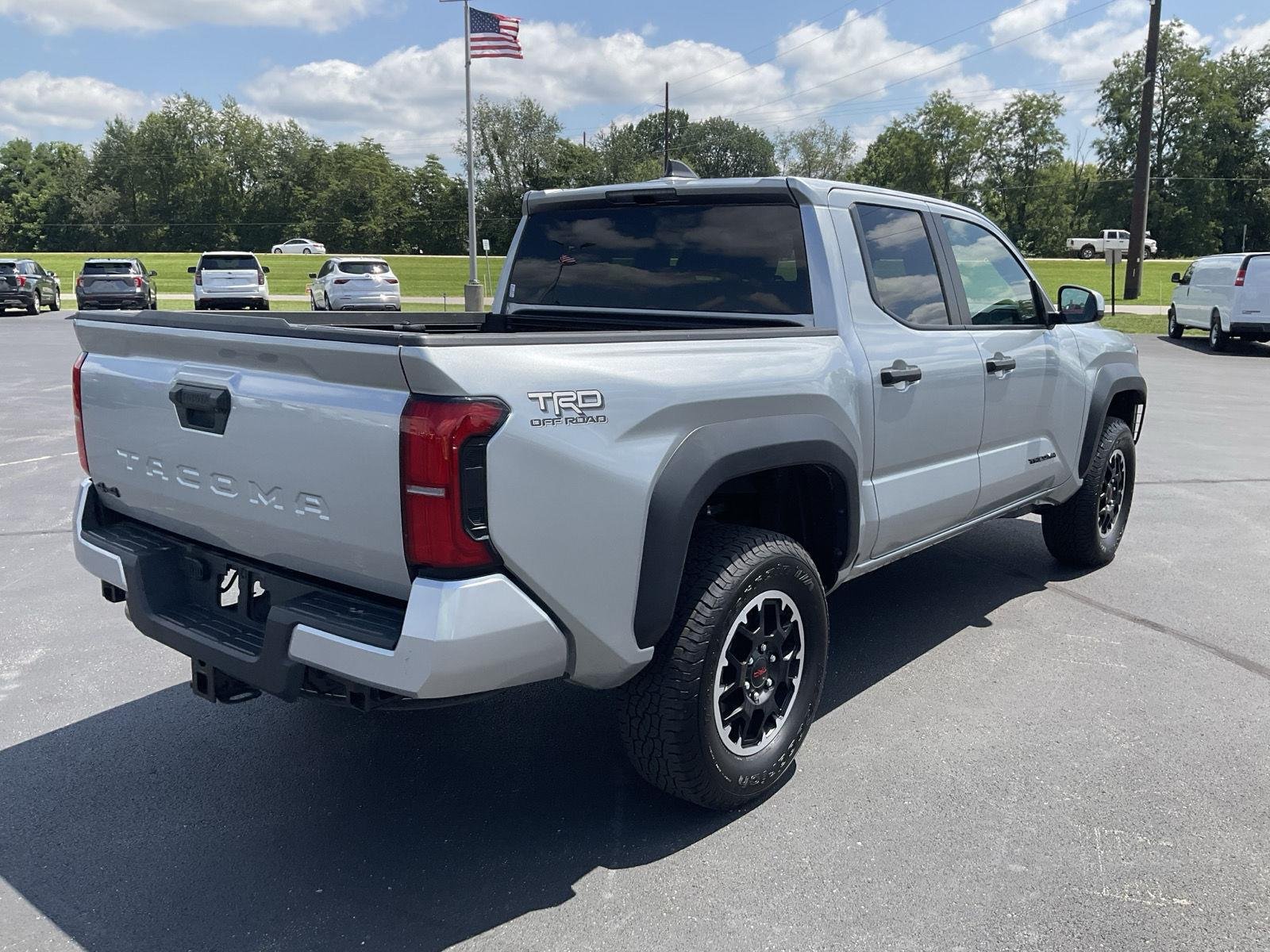 Used 2025 SILVER TOYOTA TRD OFF ROAD DOUBLE CAB 5 image 6