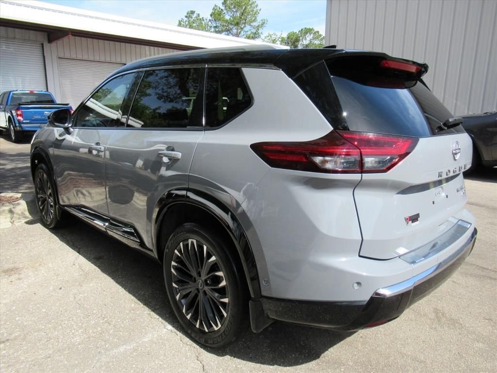 Used 2024 Gray Nissan Platinum image 3