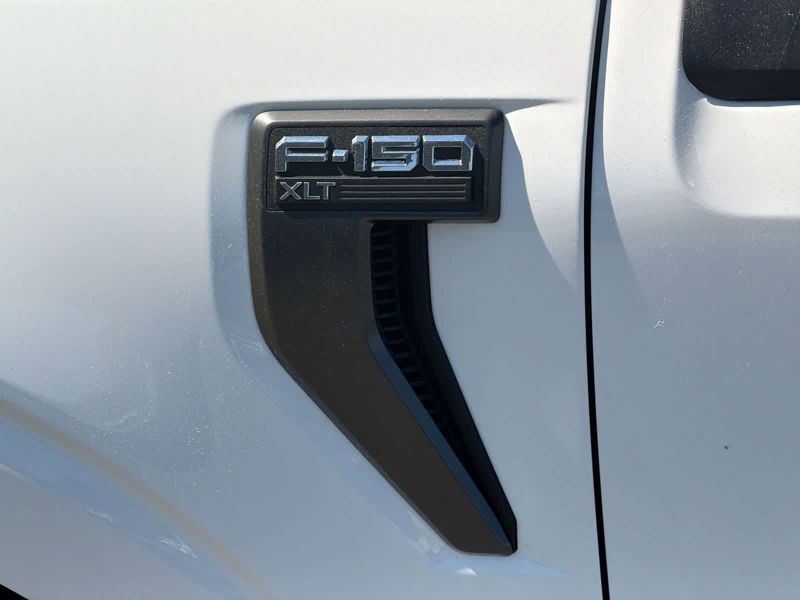 Certified Used 2022 Oxford White Clearcoat Ford XLT image 13