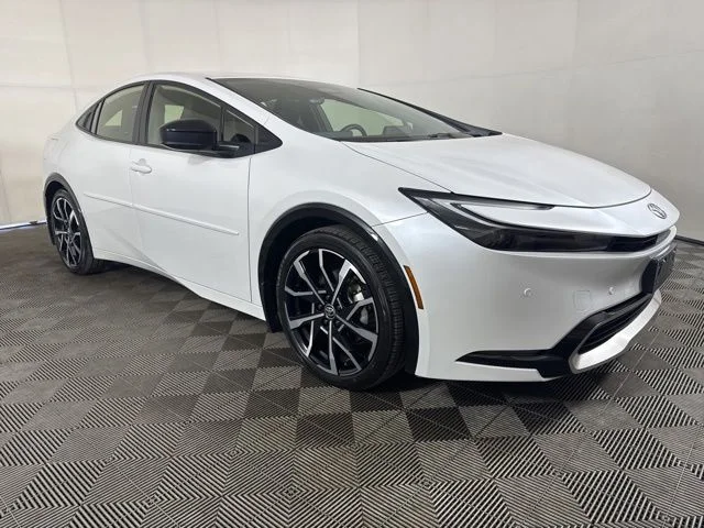 2025 Toyota Prius's photo
