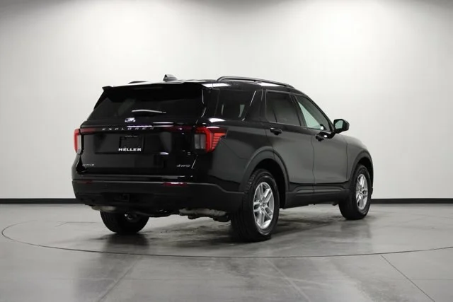 New 2026 Agate Black Metallic Ford Active image 28