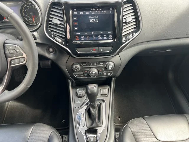 Used 2022 Granite Crystal Metallic Clearcoat Jeep Limited image 11