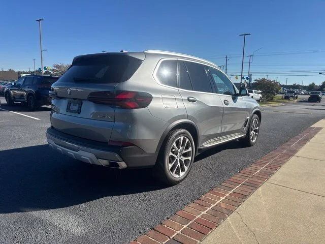 Used 2026 Gray BMW sDrive40i image 7