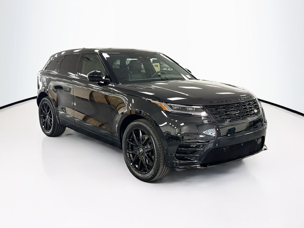 Certified Used 2026 Santorini Black Metallic Land Rover Dynamic SE image 3