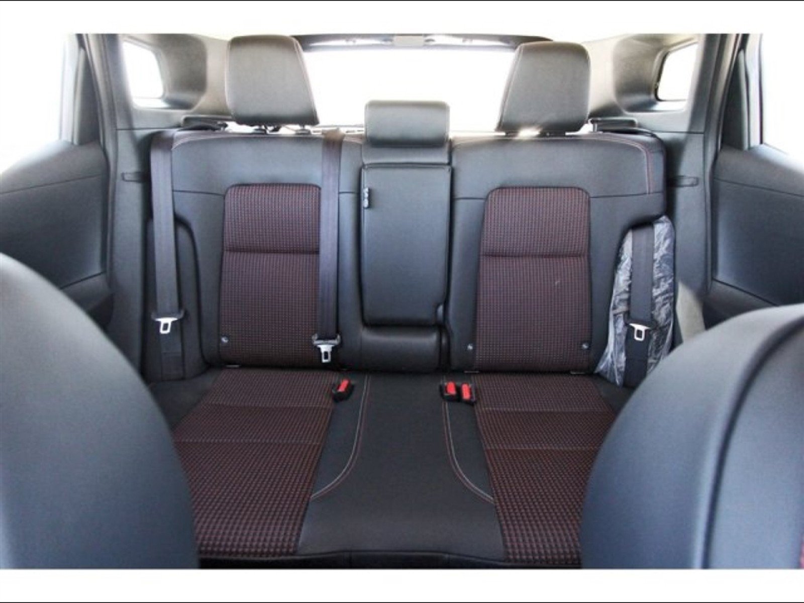 2026 Nissan Kicks SR - 9