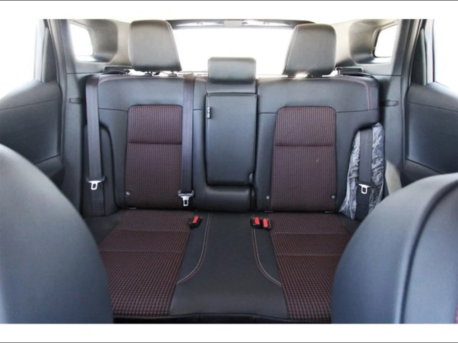 2026 Nissan Kicks SR - 9
