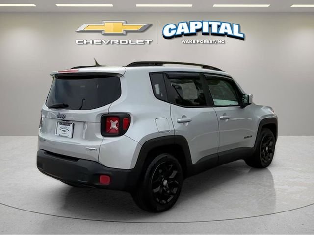 Used 2015 Silver Jeep Latitude image 5
