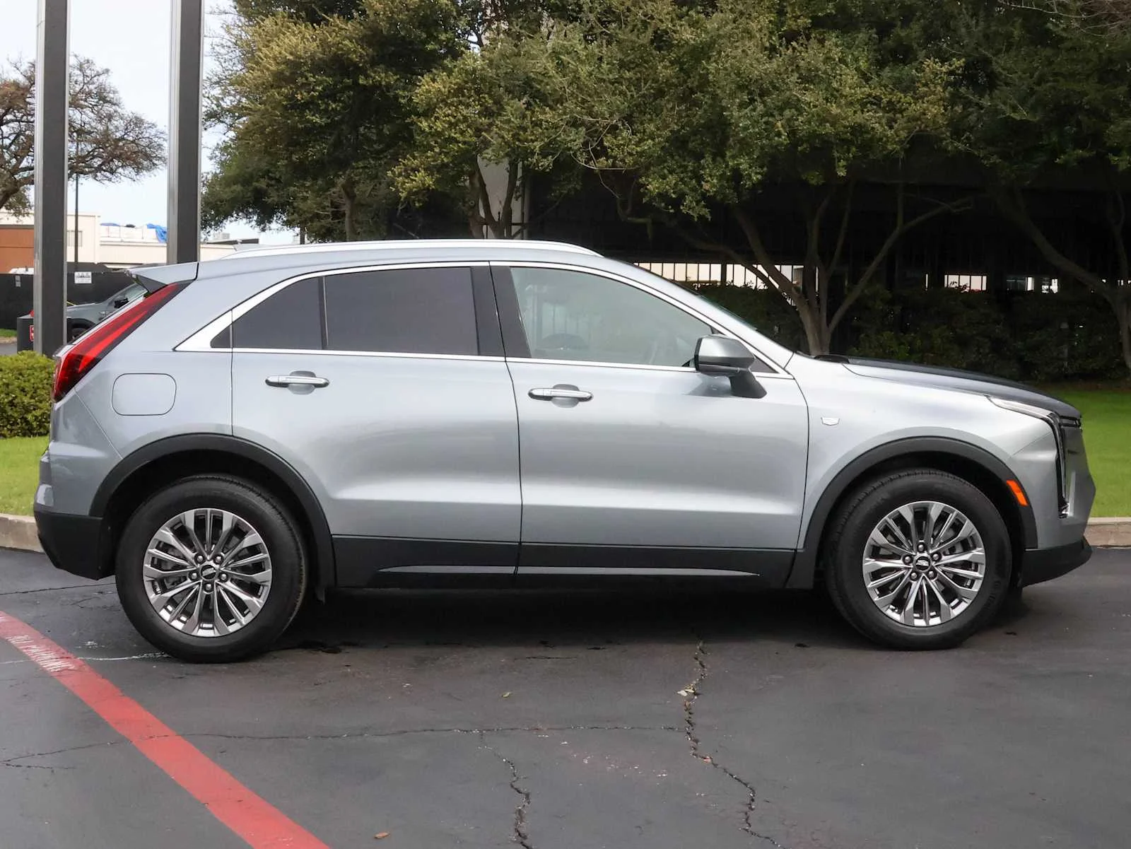 2024 Cadillac XT4 Premium Luxury - Photo 6