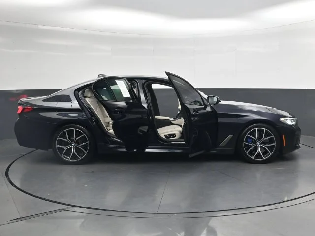 2023 BMW 5 Series M550i - Photo 38