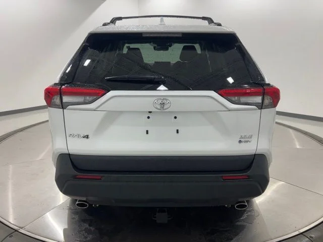 Certified Used 2025 Beige Toyota XLE Premium image 4
