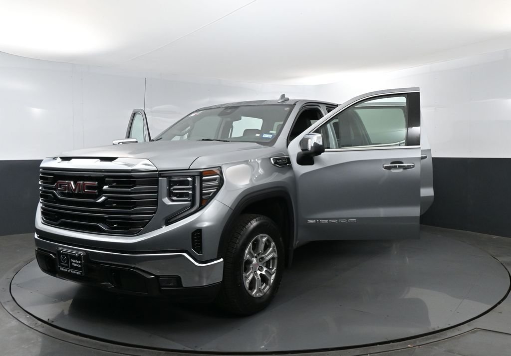 Used 2025 Silver GMC SLT image 24