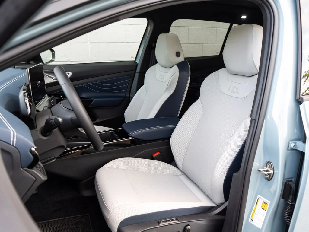 New 2026 Arctic Blue Metallic W/ Black Roof Volkswagen Pro S Plus image 8