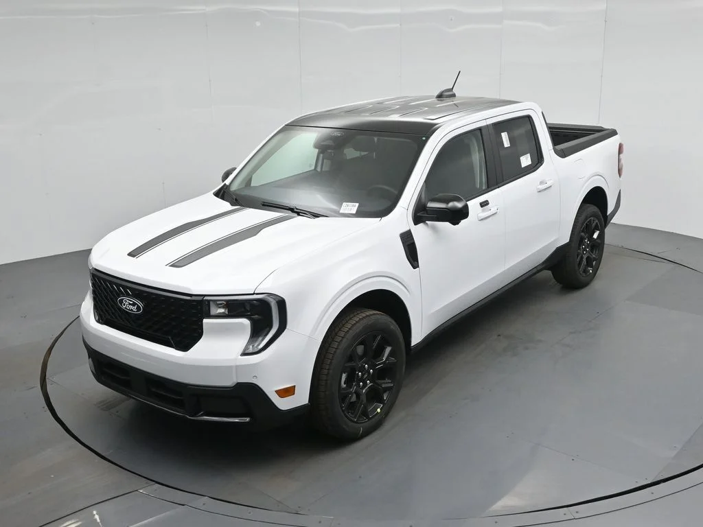 New 2026 Oxford White Ford Lariat image 36