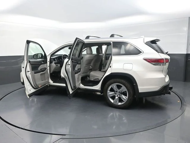 Used 2015 White Toyota Limited image 43