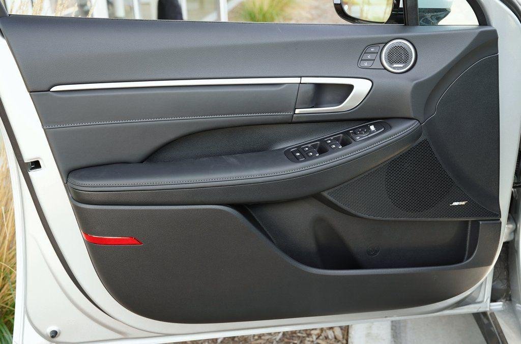 2025 Hyundai Sonata Hybrid Limited - Photo 9