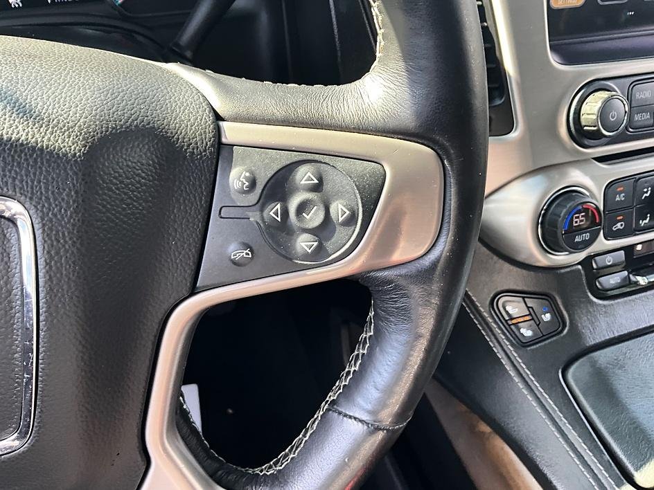 Used 2018 White GMC Denali image 32