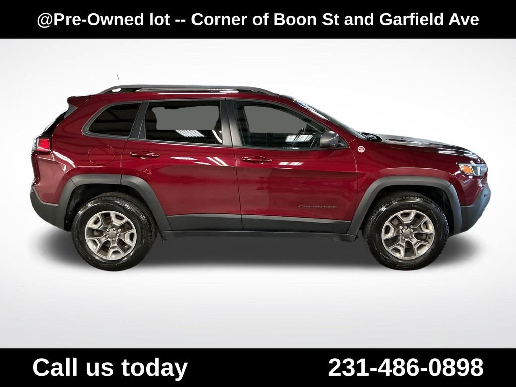 Used 2019 Red Jeep Trailhawk image 6