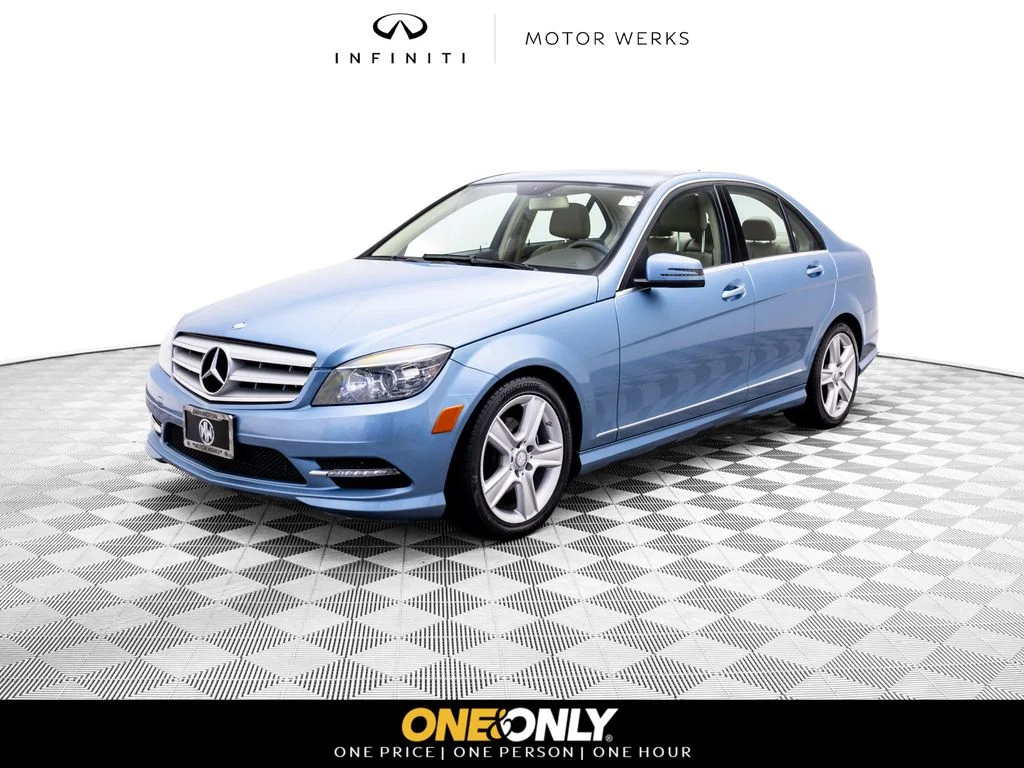 Used 2011 Beige Mercedes-Benz C 300 image 1
