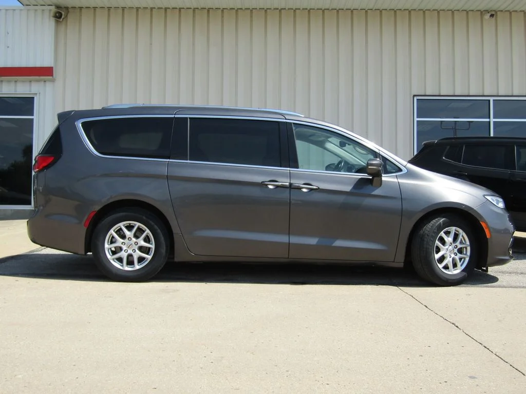 Used 2021 Gray Chrysler Touring L image 2