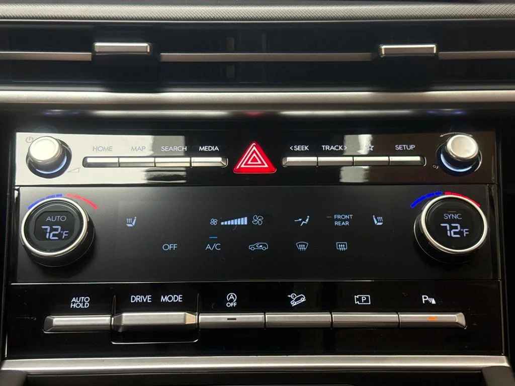New 2027 Shimmering Silver Hyundai SEL image 16