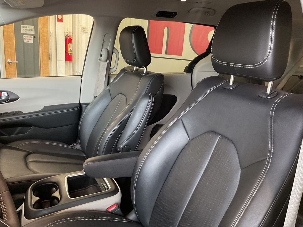 Used 2024 Blue Chrysler Touring L image 17