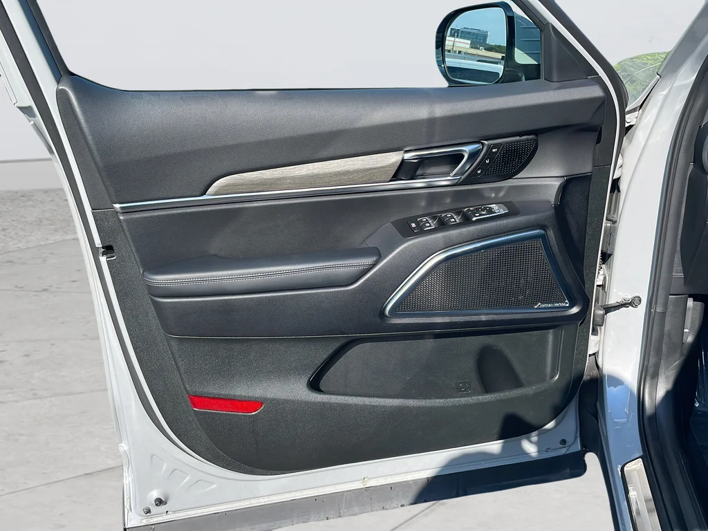 Used 2022 Gray Kia SX image 24
