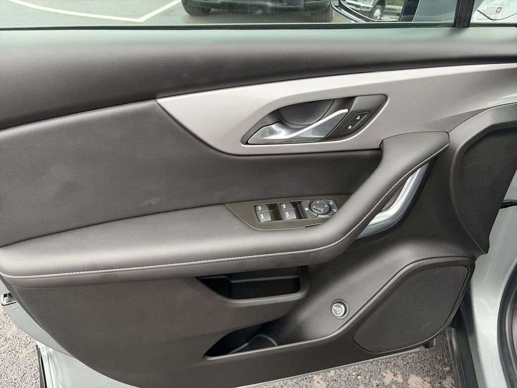 Used 2023 Gray Chevrolet LT image 13