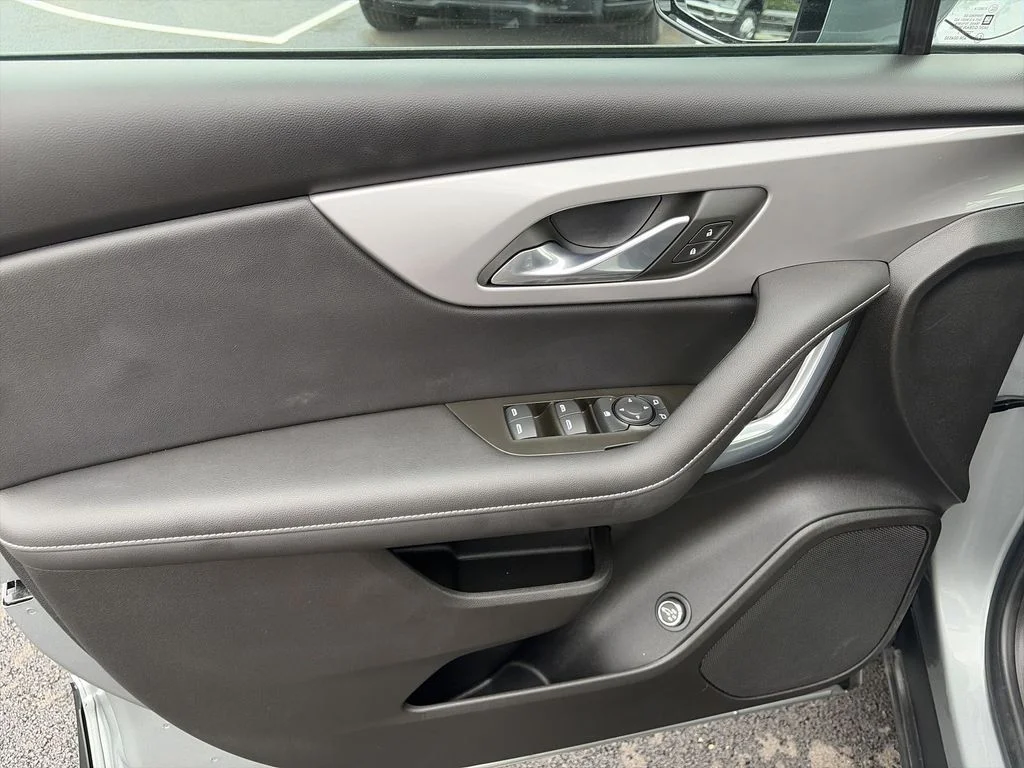 Used 2023 Gray Chevrolet LT image 13