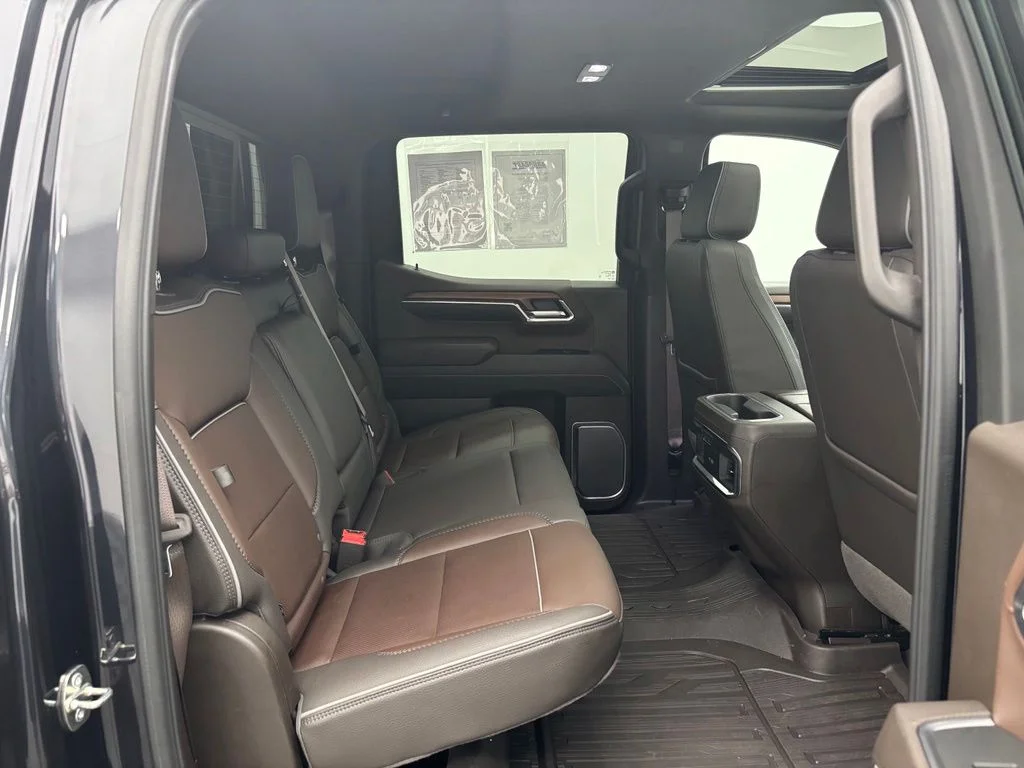 Used 2023 Silver GMC Denali image 43