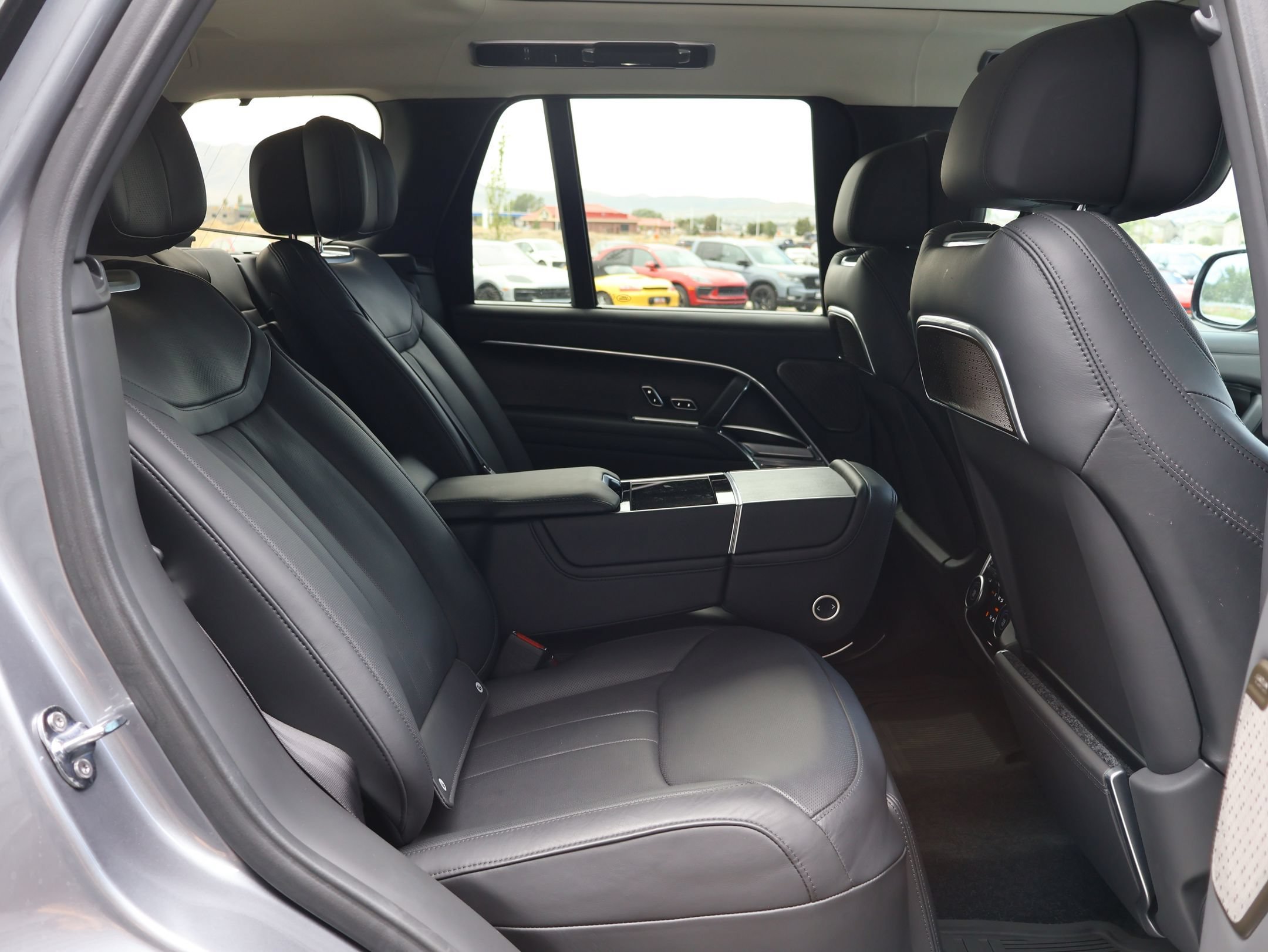 Used 2025 Eiger Gray Metallic Land Rover Autobiography image 30