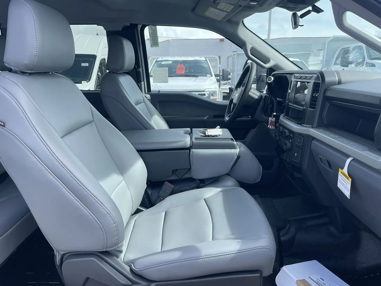 New 2024 Oxford White Ford XL image 16