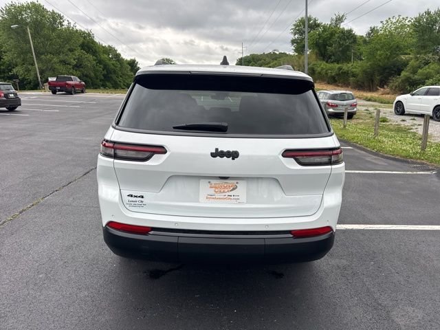 New 2026 Bright White Clear-Coat Exterior Paint Jeep Altitude image 6
