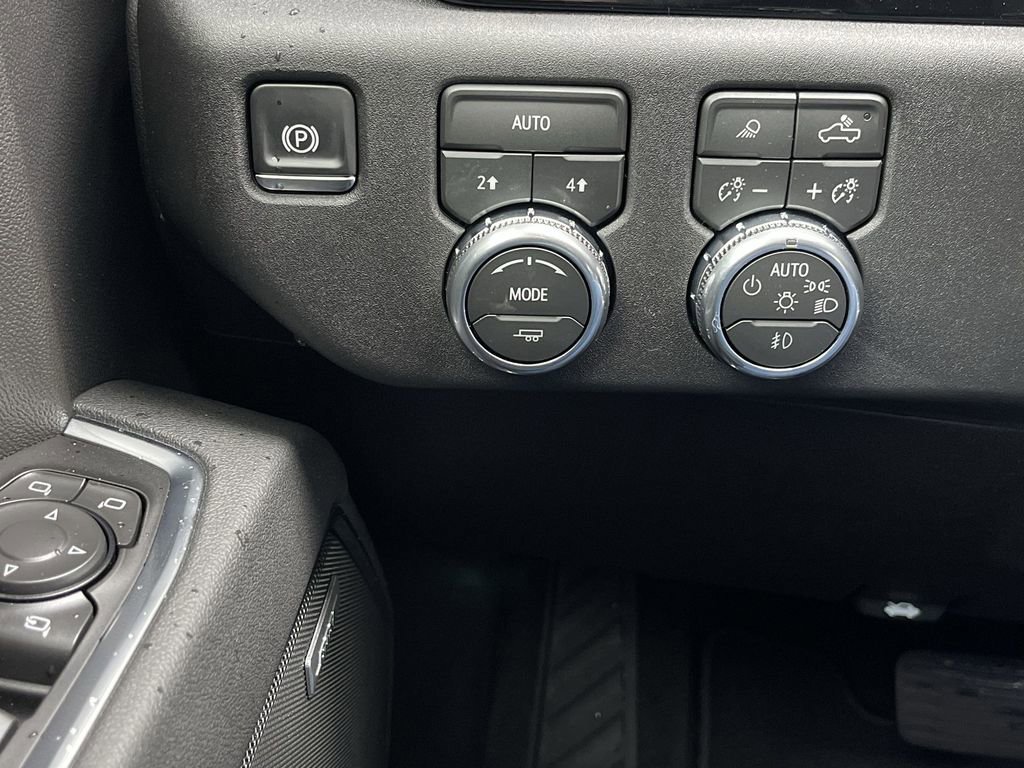 2026 GMC Sierra 1500 SLT - Photo 18