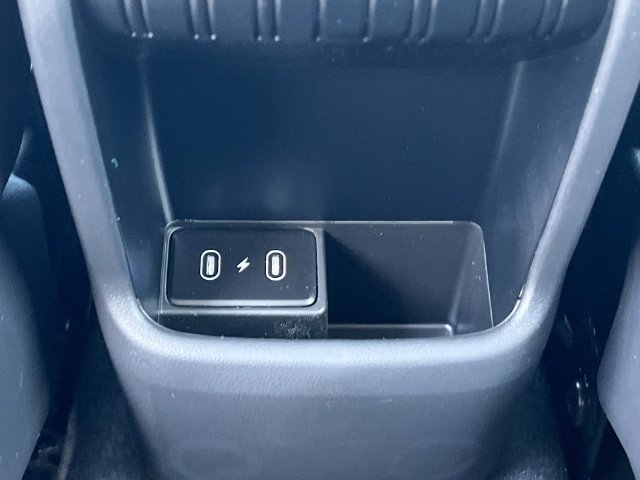 Used 2027 Green Hyundai SE image 32