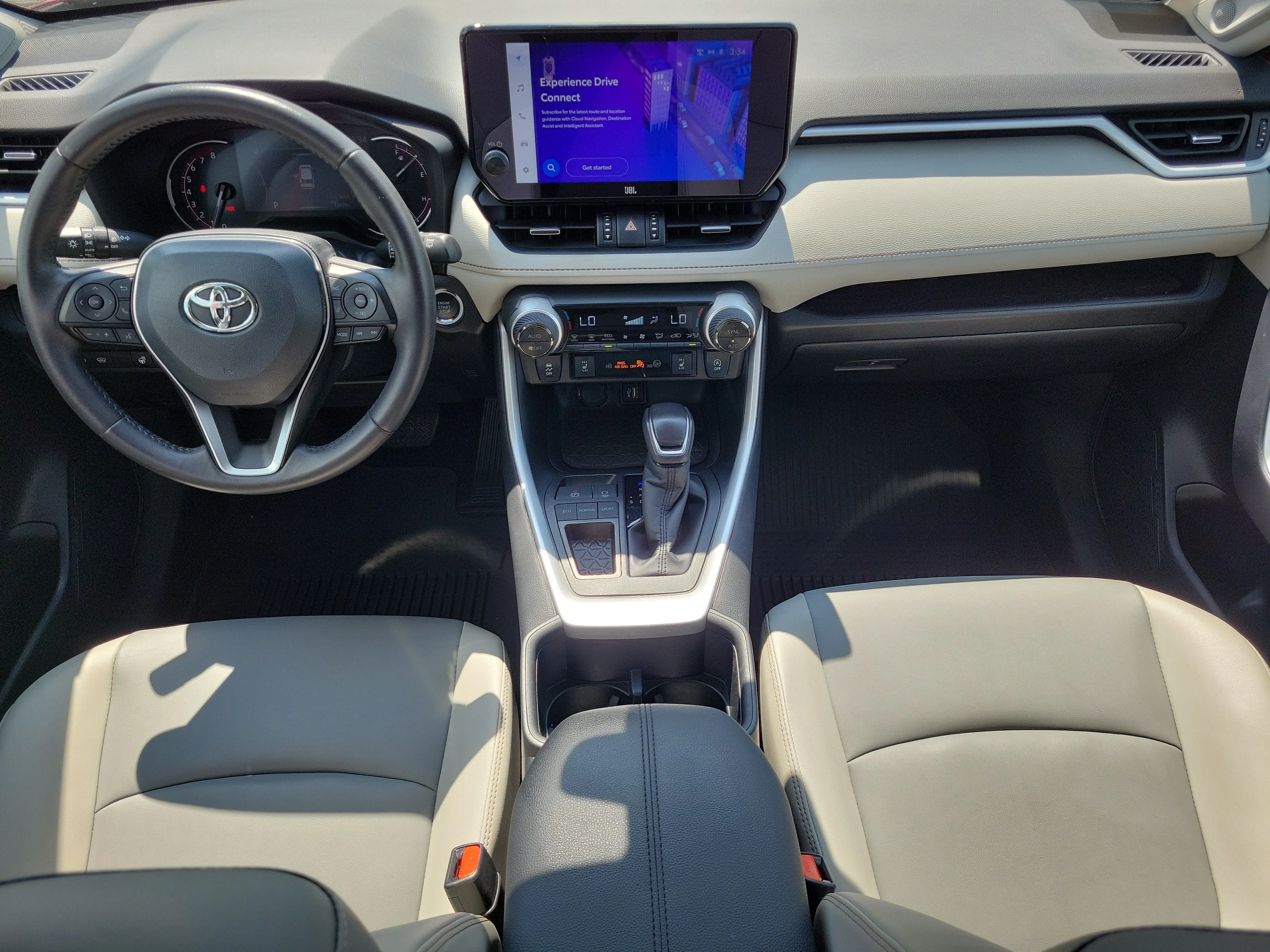 Used 2025 Pearl Toyota XLE Premium image 17