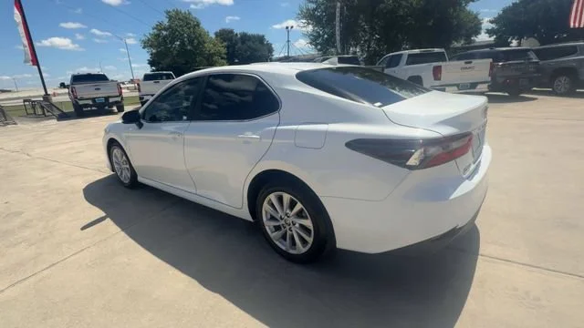 2024 Toyota Camry LE - Photo 6