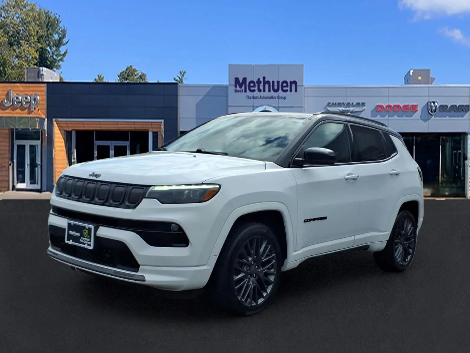 Used 2022 Bright White Clearcoat Jeep High Altitude image 9