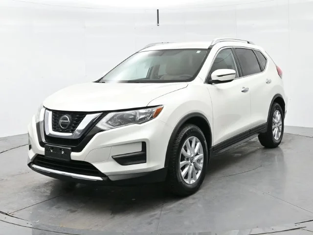 Used 2018 Pearl White Nissan SV image 3