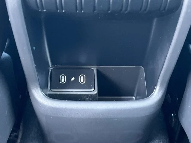 Used 2027 Green Hyundai SE image 32